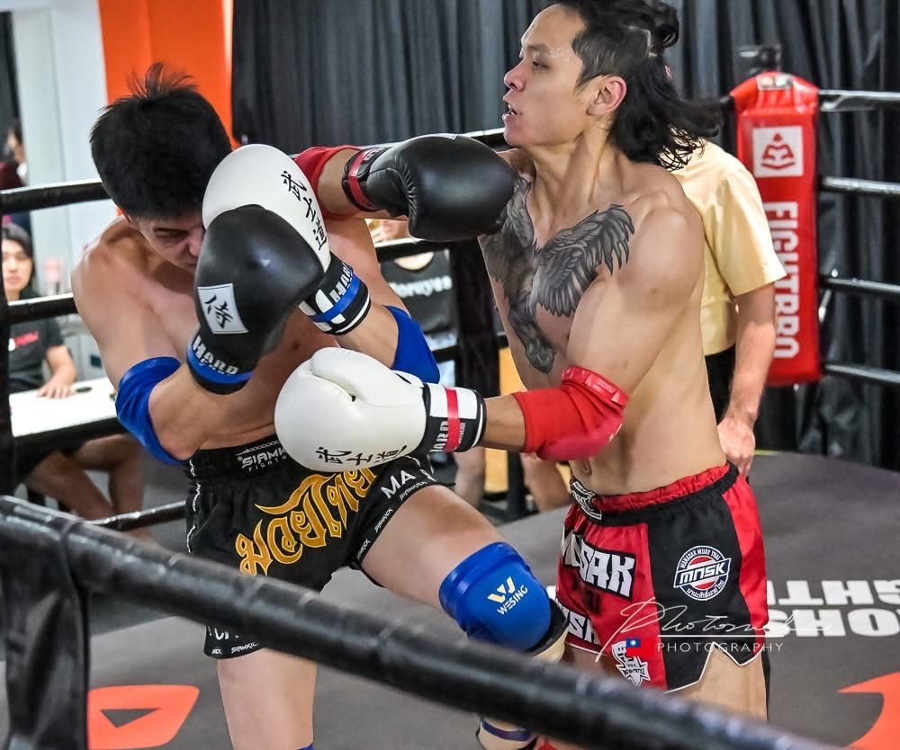 高大可右手重擊命中